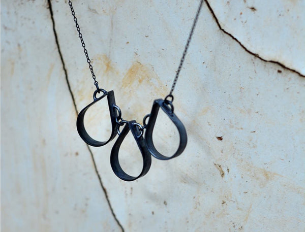 Black 3 Teardrops Necklace