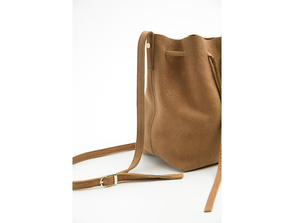 BROWN LEATHER BUCKET BAG