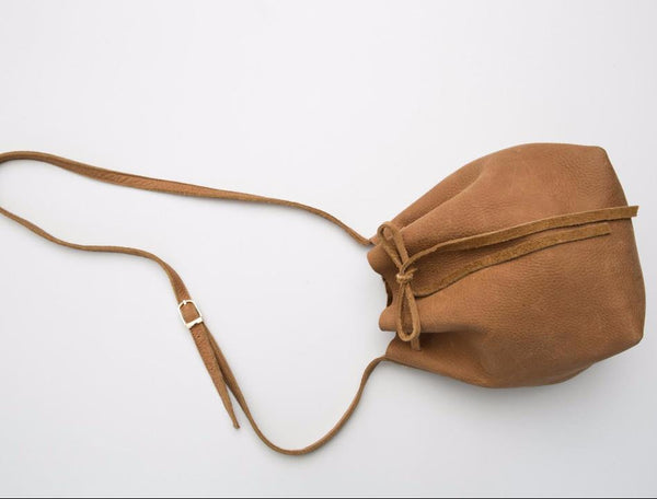 BROWN LEATHER BUCKET BAG