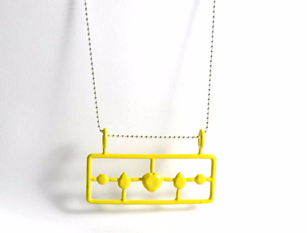 Five Metal Diamonds Necklace, in YELLOW
