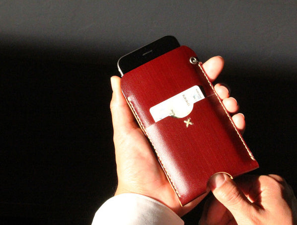 iPhone 6 Wallet in REDWOOD